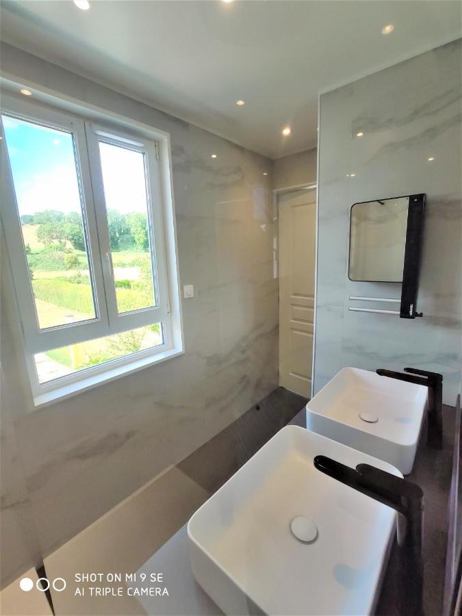 Maison Des Pommiers - Bord De Mer Et Campagne ปอร์-อ็อง-เบสแซ็ง-อุปแป็ง ภายนอก รูปภาพ